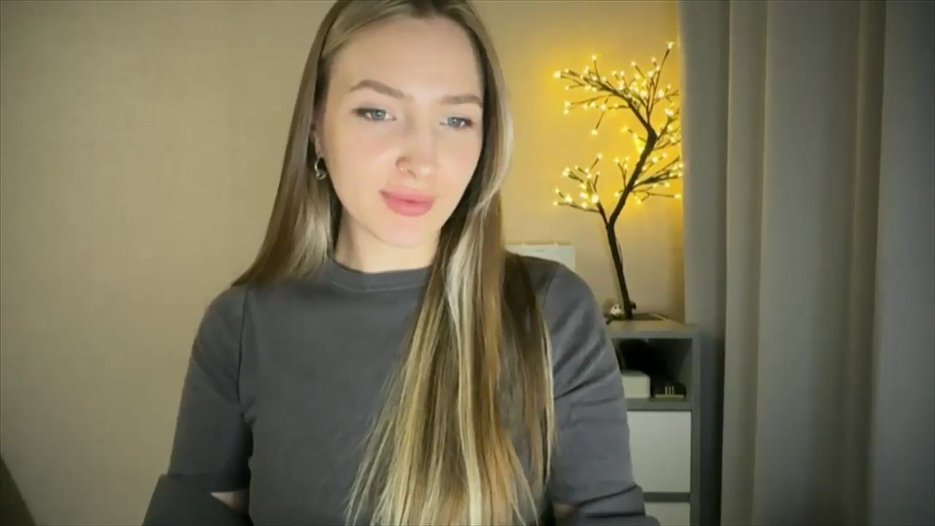 Gallery image thumbnail from My_Diana's myfreecams stream on, 04/04/2025, 22:48 image 12 of 20