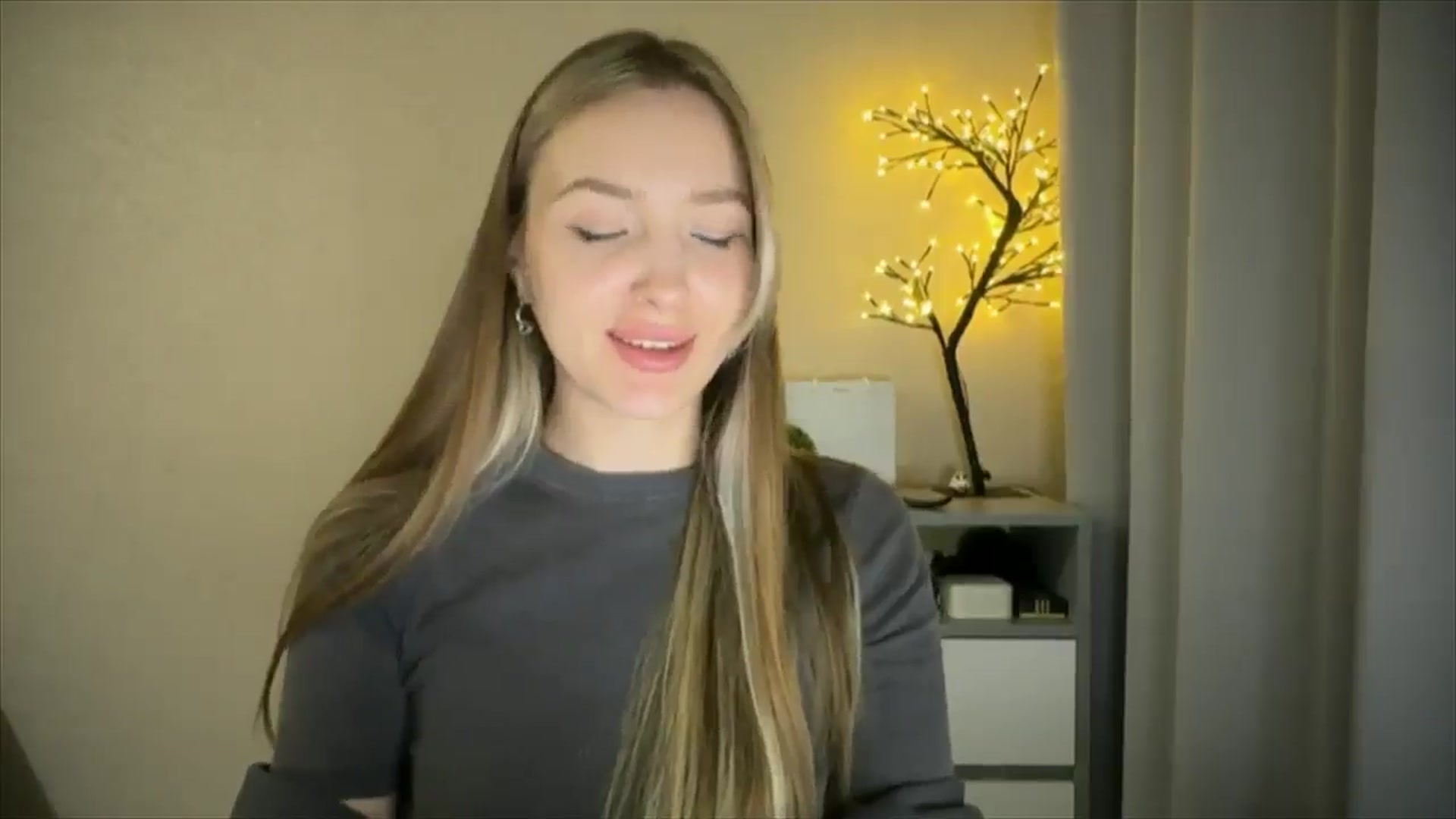 Gallery image thumbnail from My_Diana's myfreecams stream on, 04/04/2025, 22:48 image 13 of 20