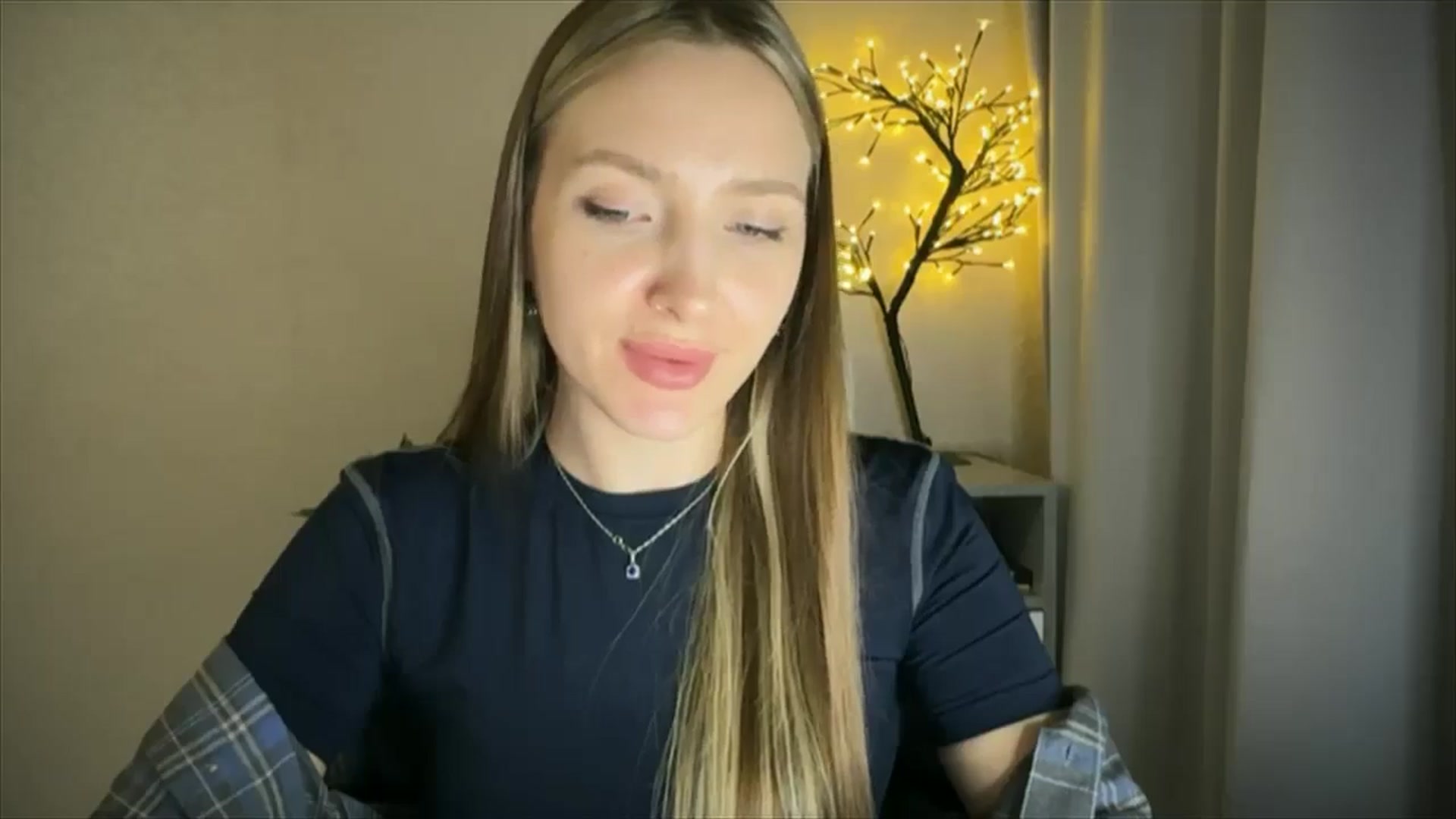 Gallery image thumbnail from My_Diana's myfreecams stream on, 04/05/2025, 22:43 image 10 of 20