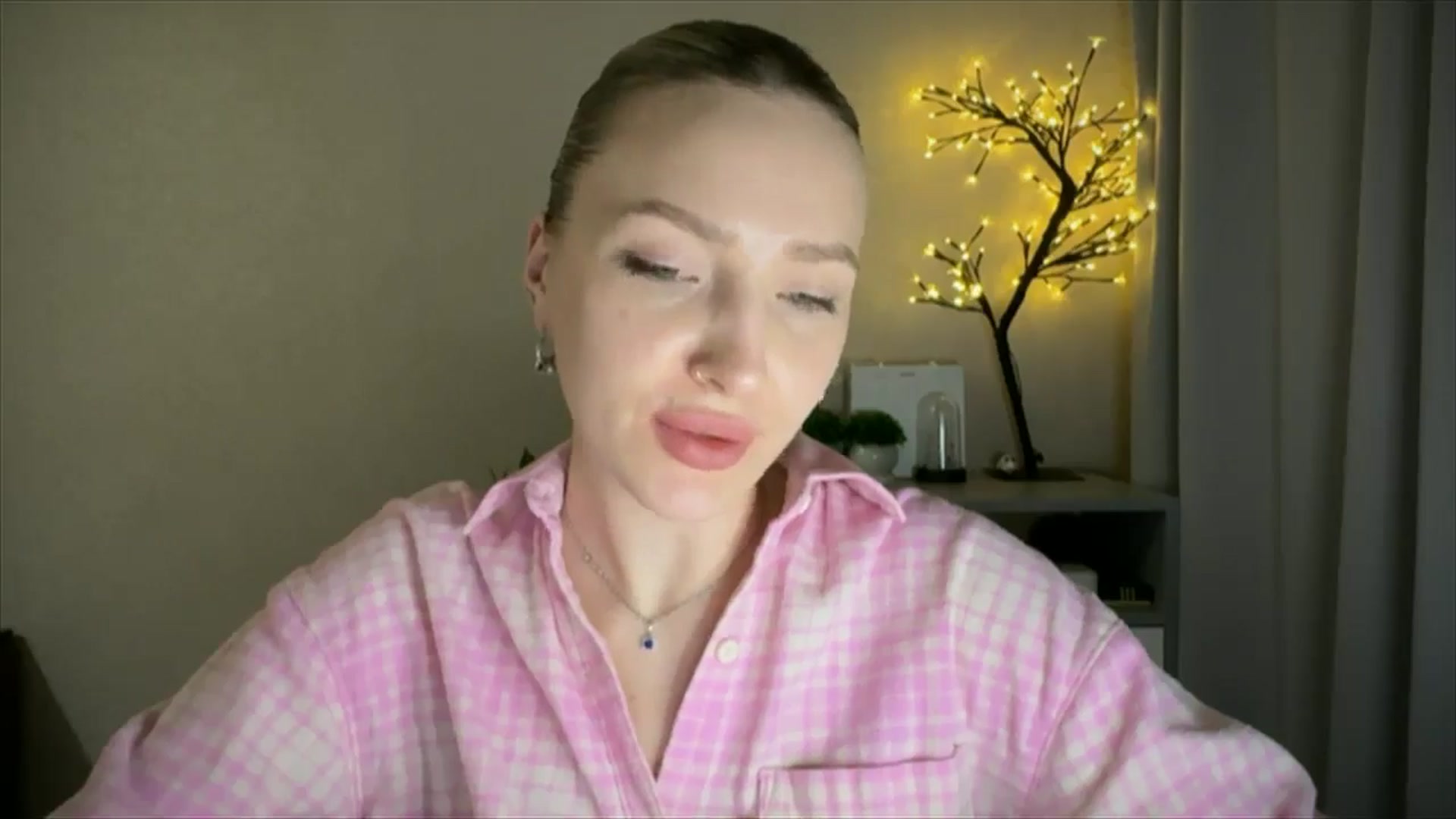 Gallery image thumbnail from My_Diana's myfreecams stream on, 04/07/2025, 20:37 image 10 of 20