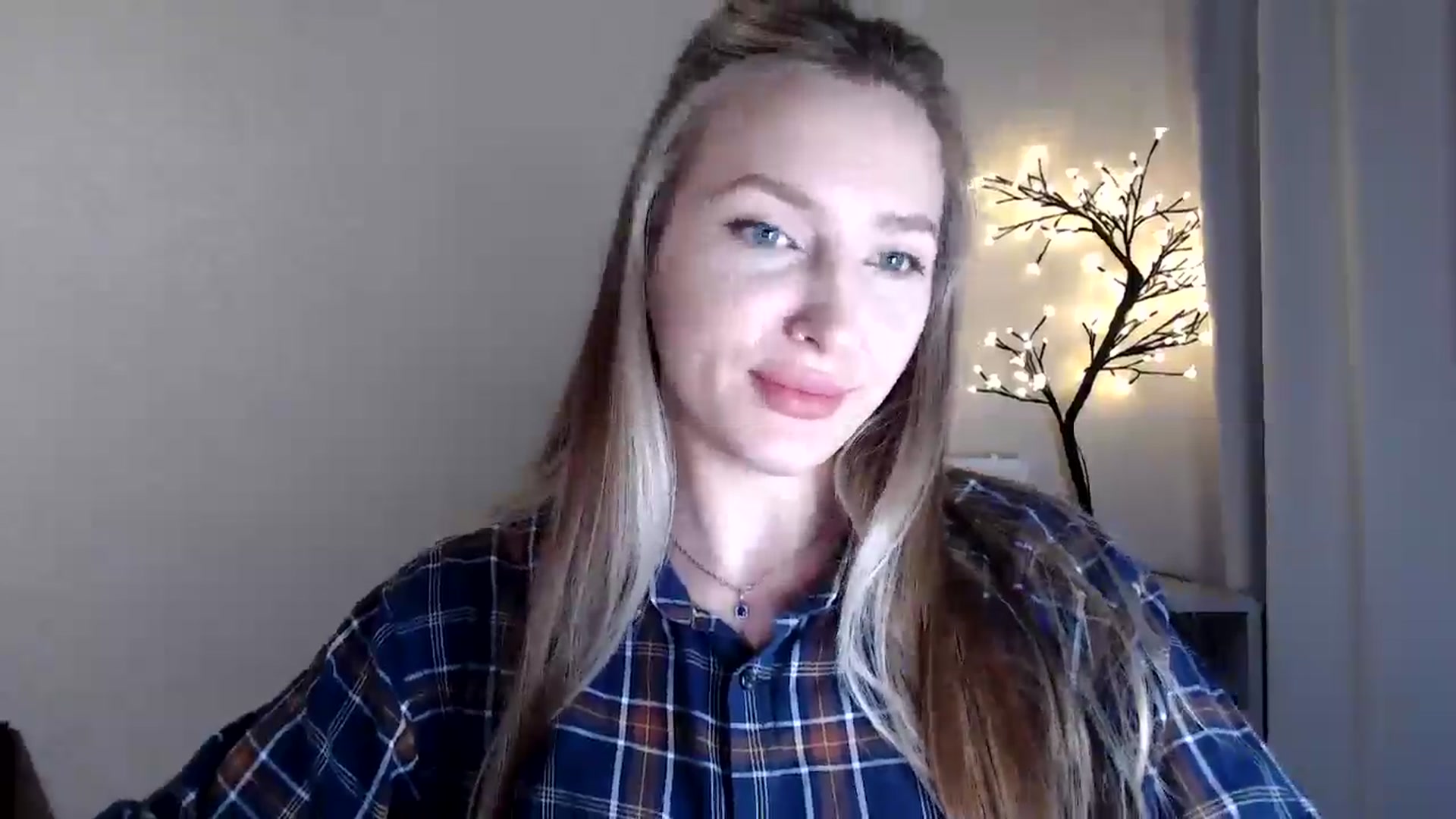 Gallery image thumbnail from My_Diana's myfreecams stream on, 04/08/2025, 15:24 image 11 of 20