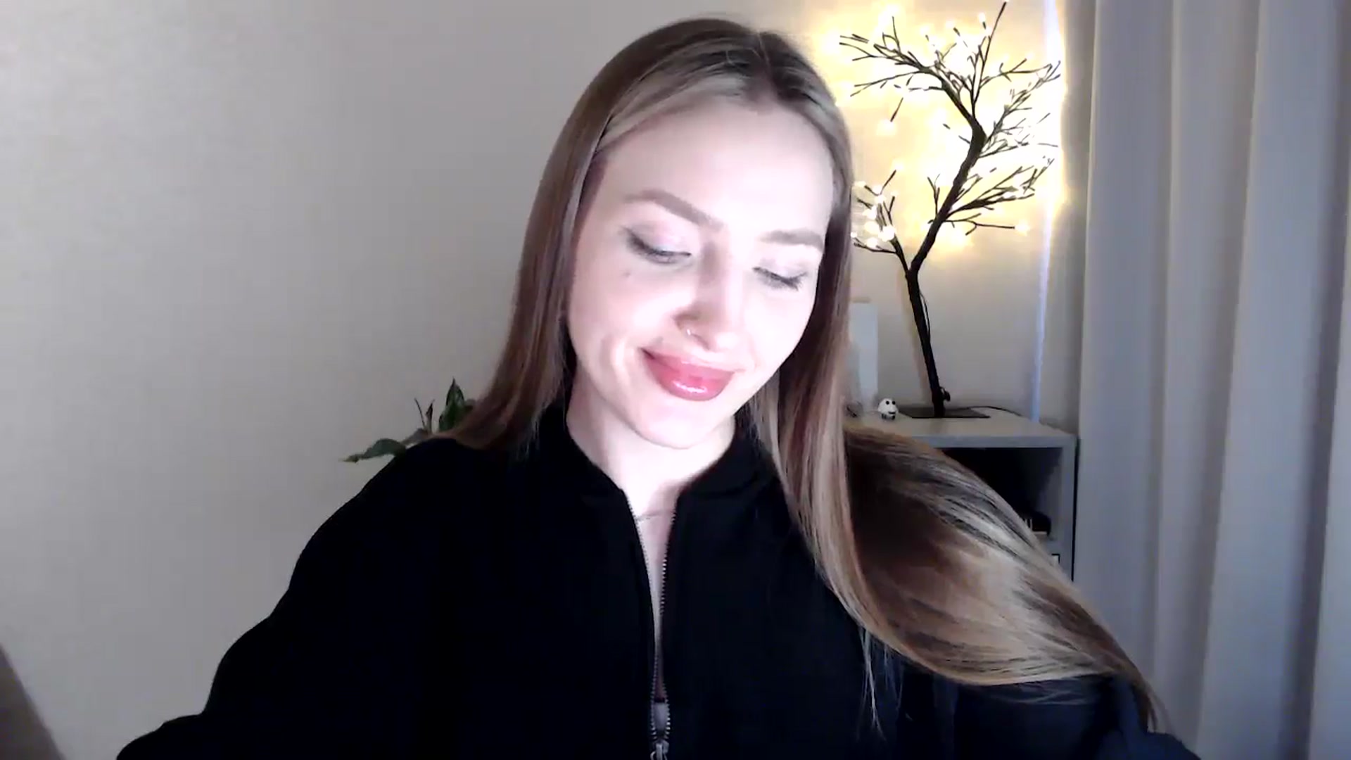 Gallery image thumbnail from My_Diana's myfreecams stream on, 04/09/2025, 16:20 image 3 of 20