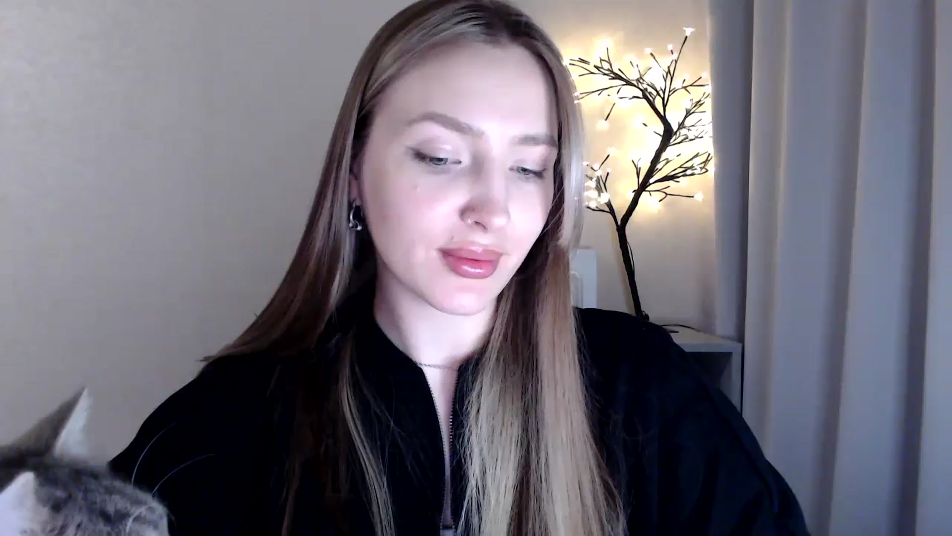 Gallery image thumbnail from My_Diana's myfreecams stream on, 04/09/2025, 16:20 image 18 of 20