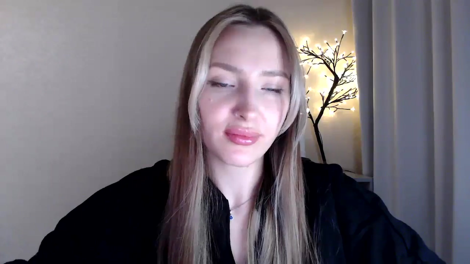 Gallery image thumbnail from My_Diana's myfreecams stream on, 04/09/2025, 22:17 image 13 of 20