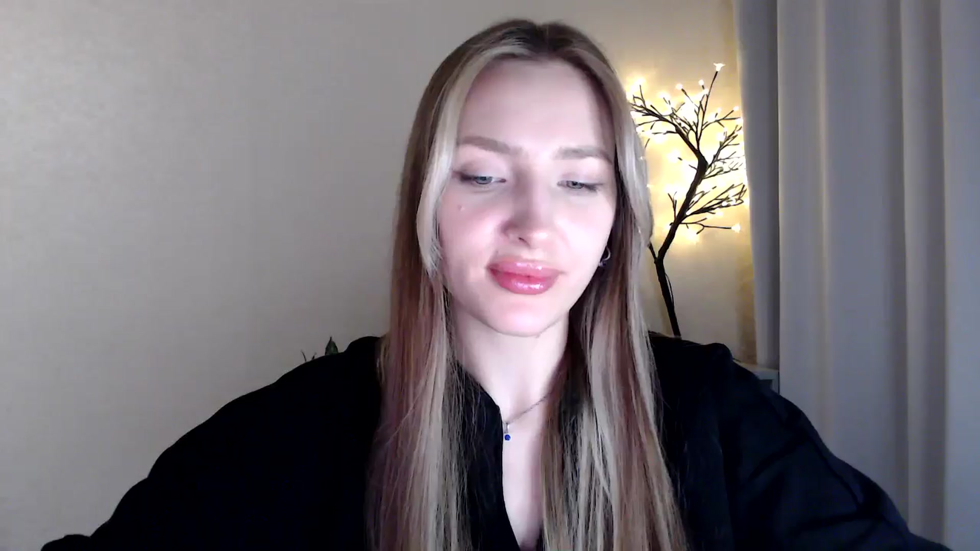 Gallery image thumbnail from My_Diana's myfreecams stream on, 04/09/2025, 22:17 image 14 of 20