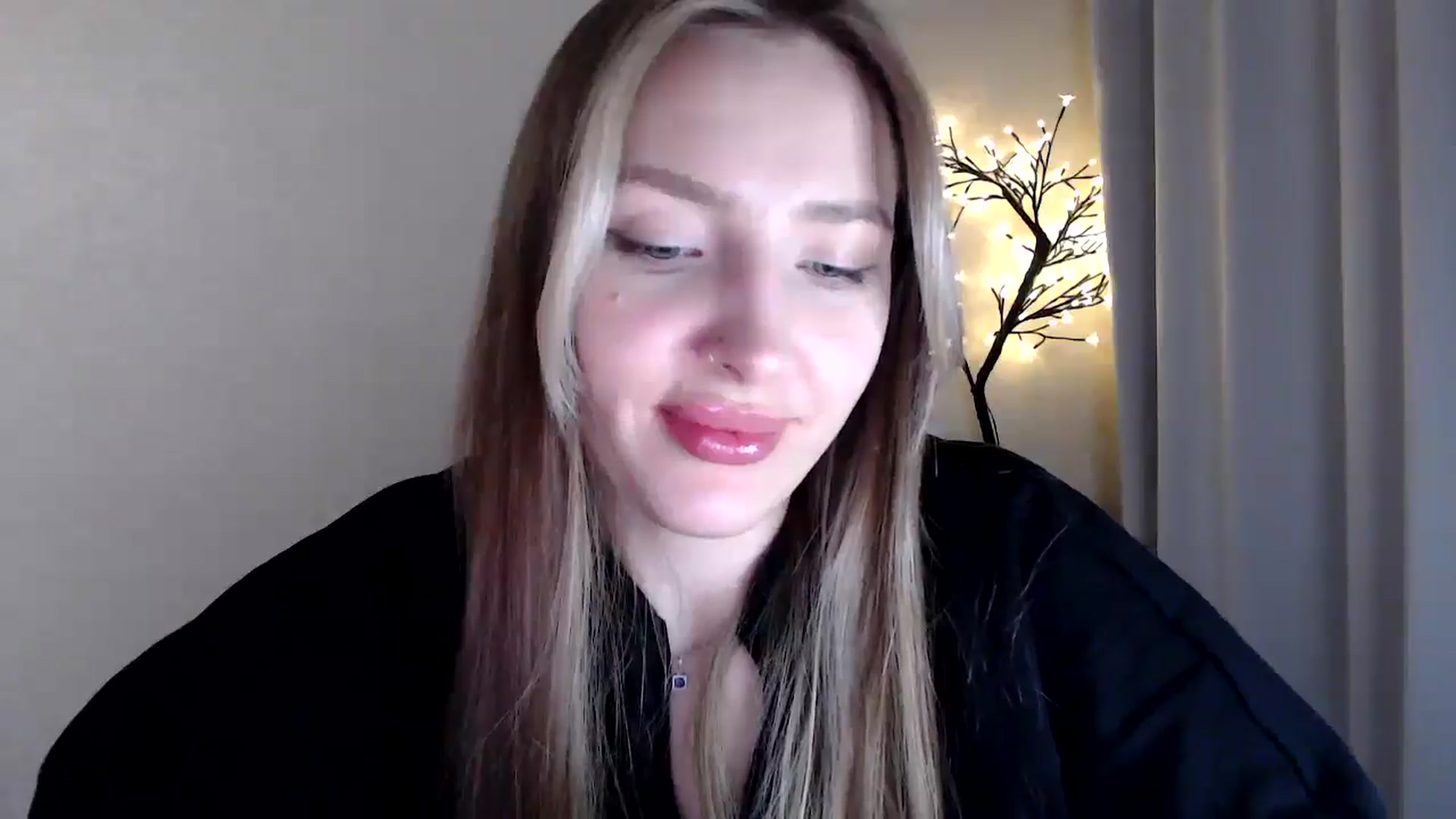 Gallery image thumbnail from My_Diana's myfreecams stream on, 04/09/2025, 22:17 image 17 of 20