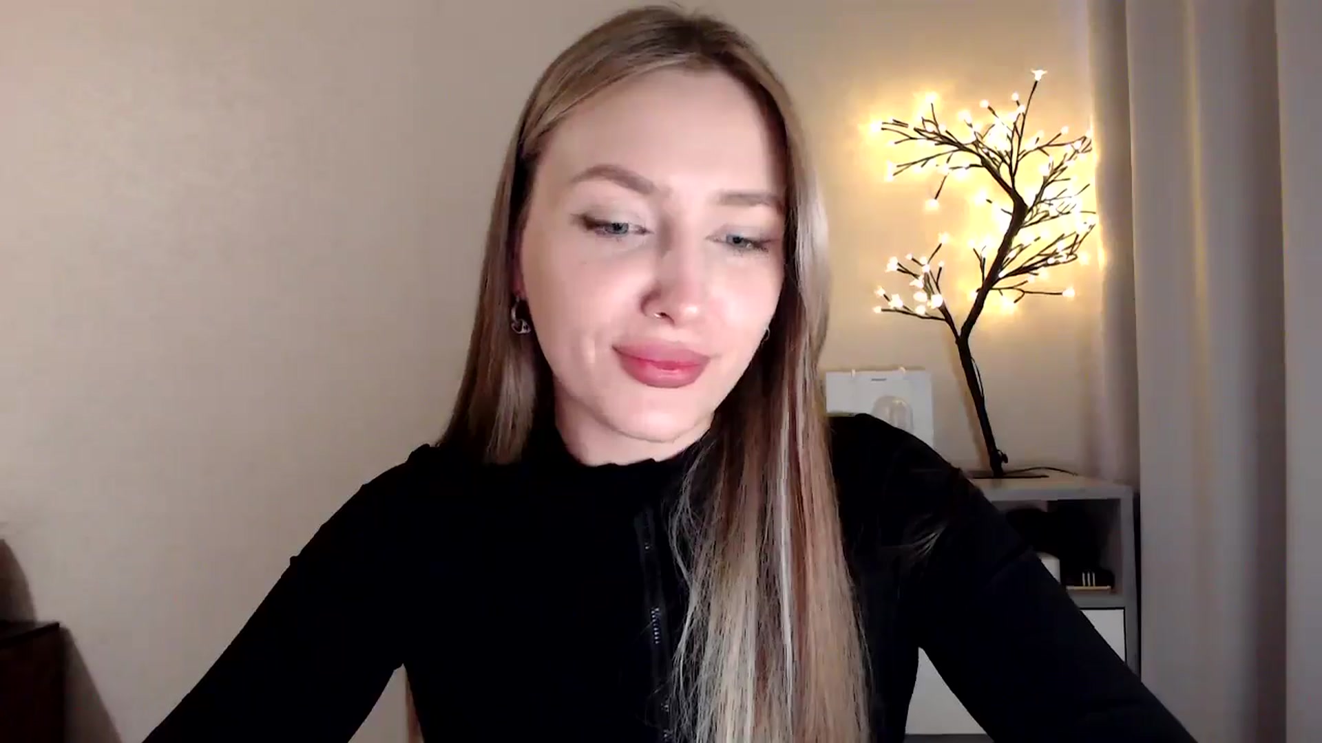 Gallery image thumbnail from My_Diana's myfreecams stream on, 04/10/2025, 14:58 image 13 of 20
