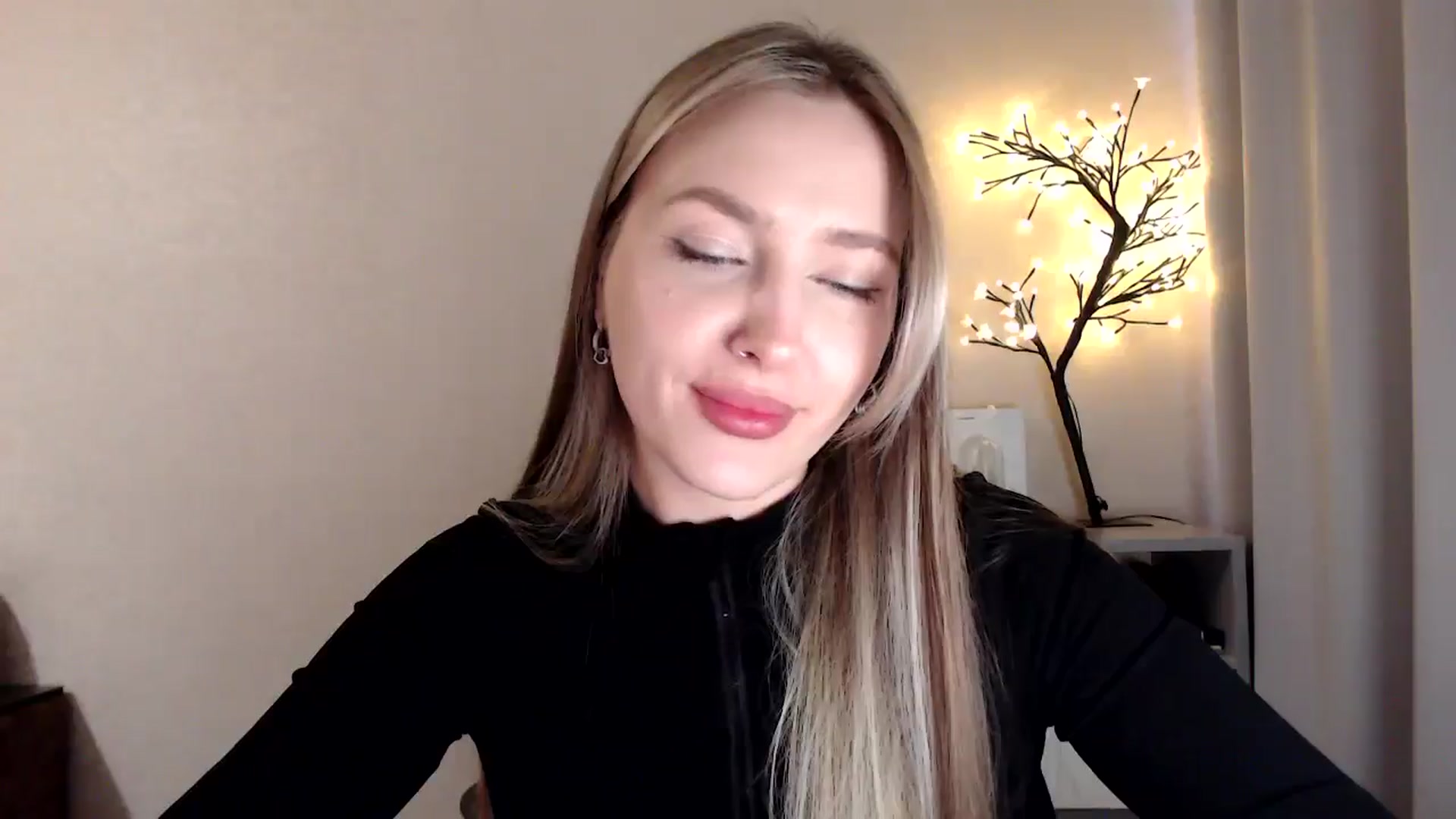 Gallery image thumbnail from My_Diana's myfreecams stream on, 04/10/2025, 14:58 image 9 of 20
