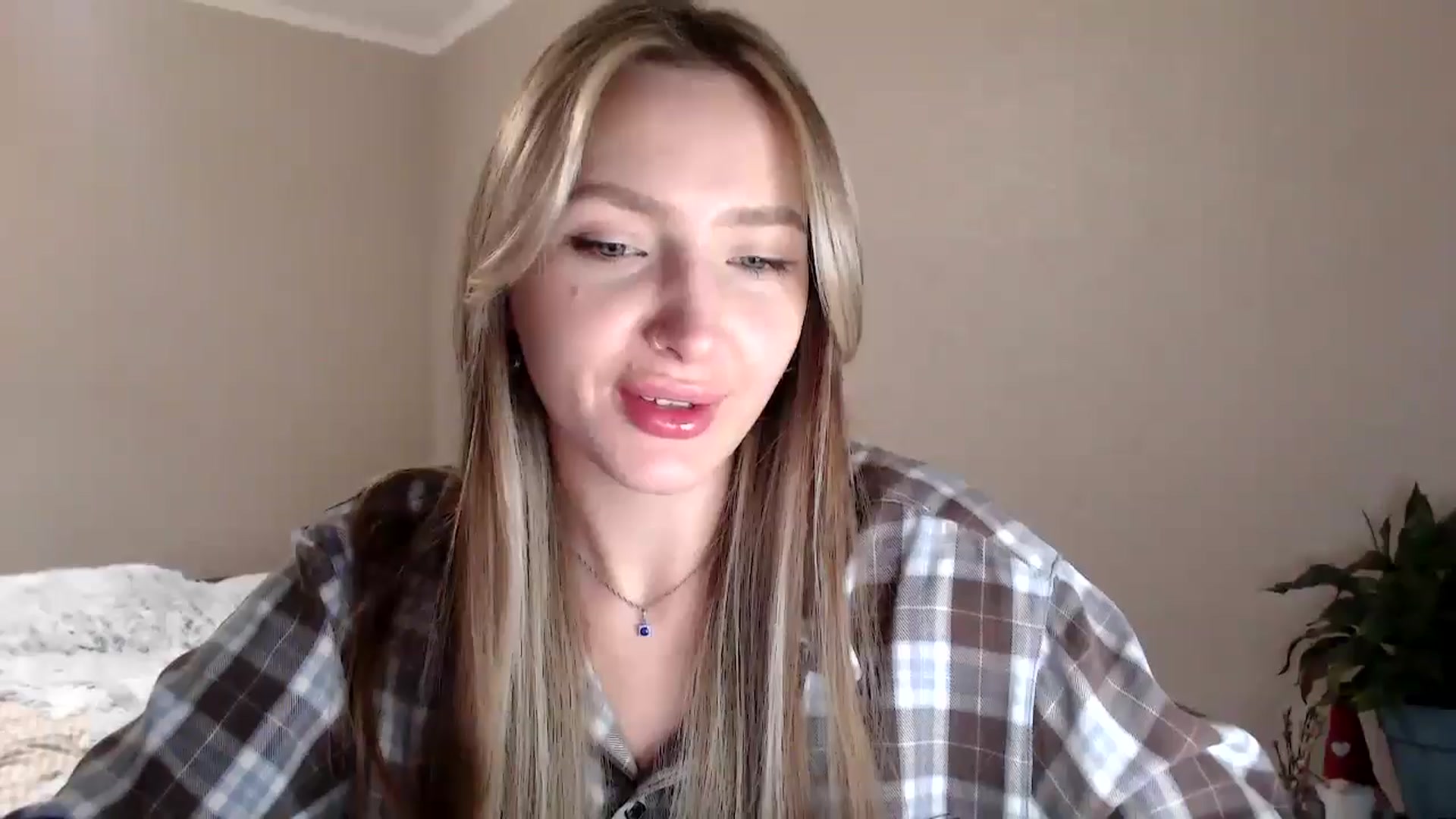 Gallery image thumbnail from My_Diana's myfreecams stream on, 04/11/2025, 23:11 image 15 of 20