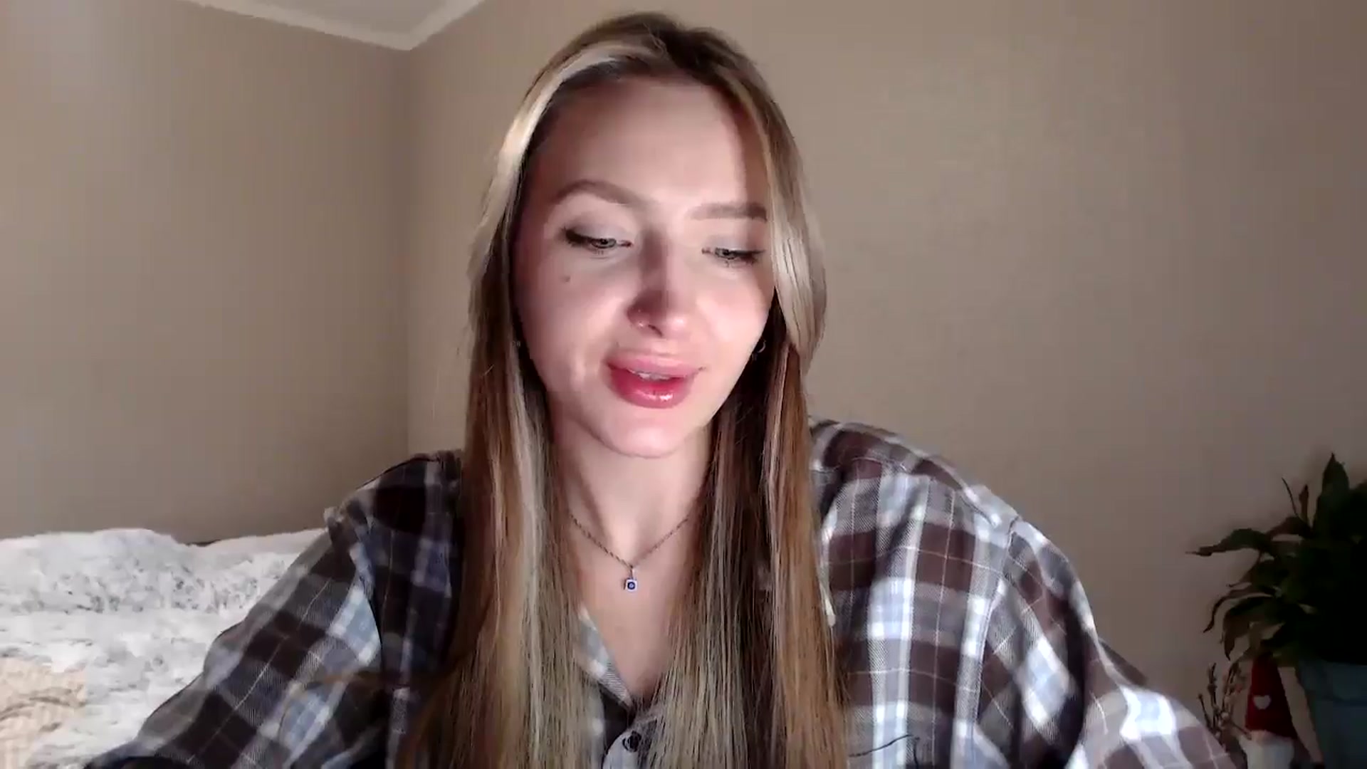 Gallery image thumbnail from My_Diana's myfreecams stream on, 04/11/2025, 23:11 image 16 of 20
