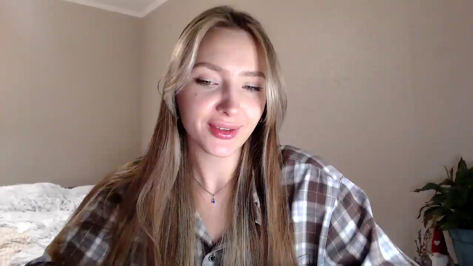 Gallery image thumbnail from My_Diana's myfreecams stream on, 04/11/2025, 23:11 image 17 of 20