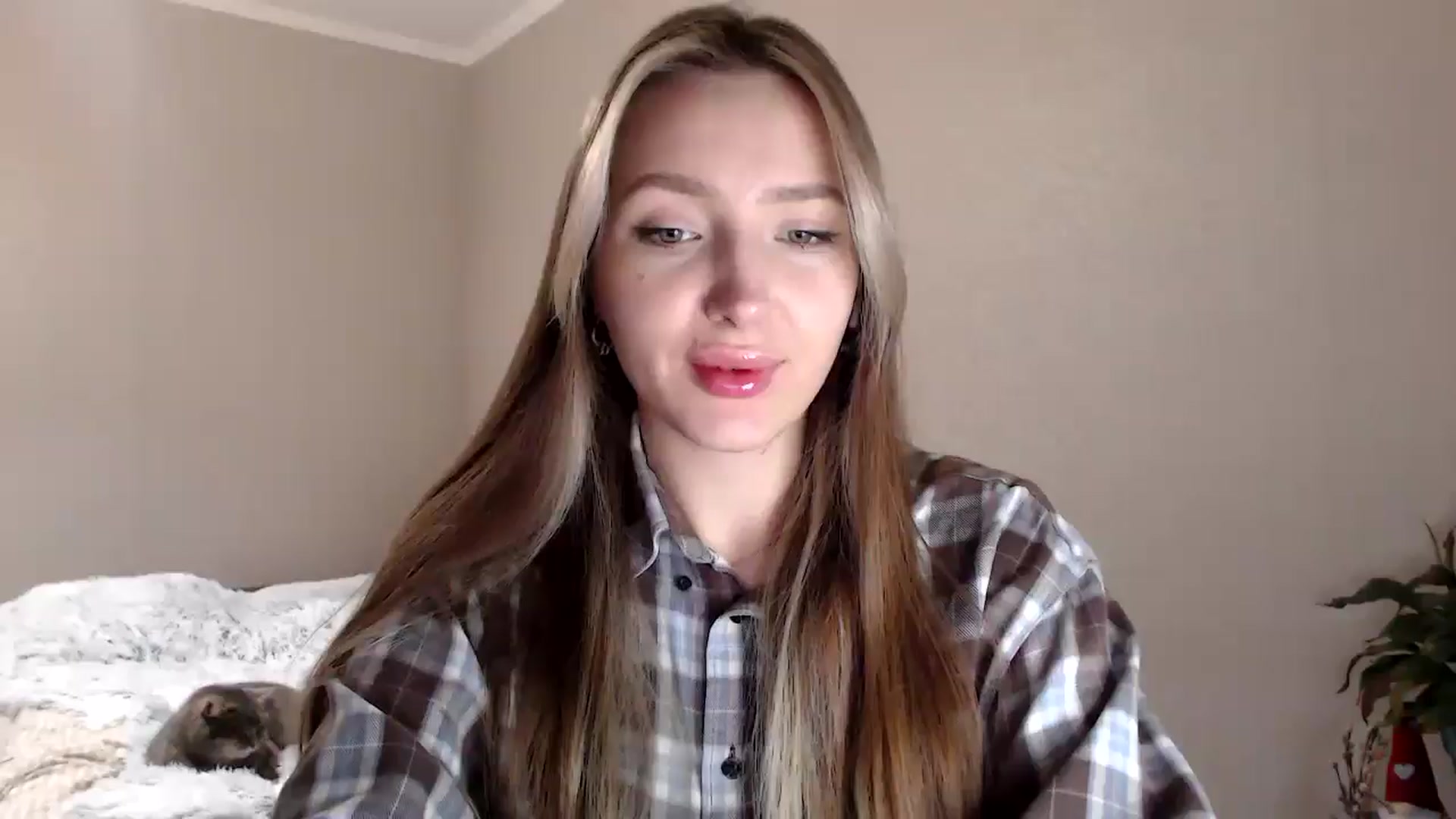 Gallery image thumbnail from My_Diana's myfreecams stream on, 04/11/2025, 23:11 image 1 of 20