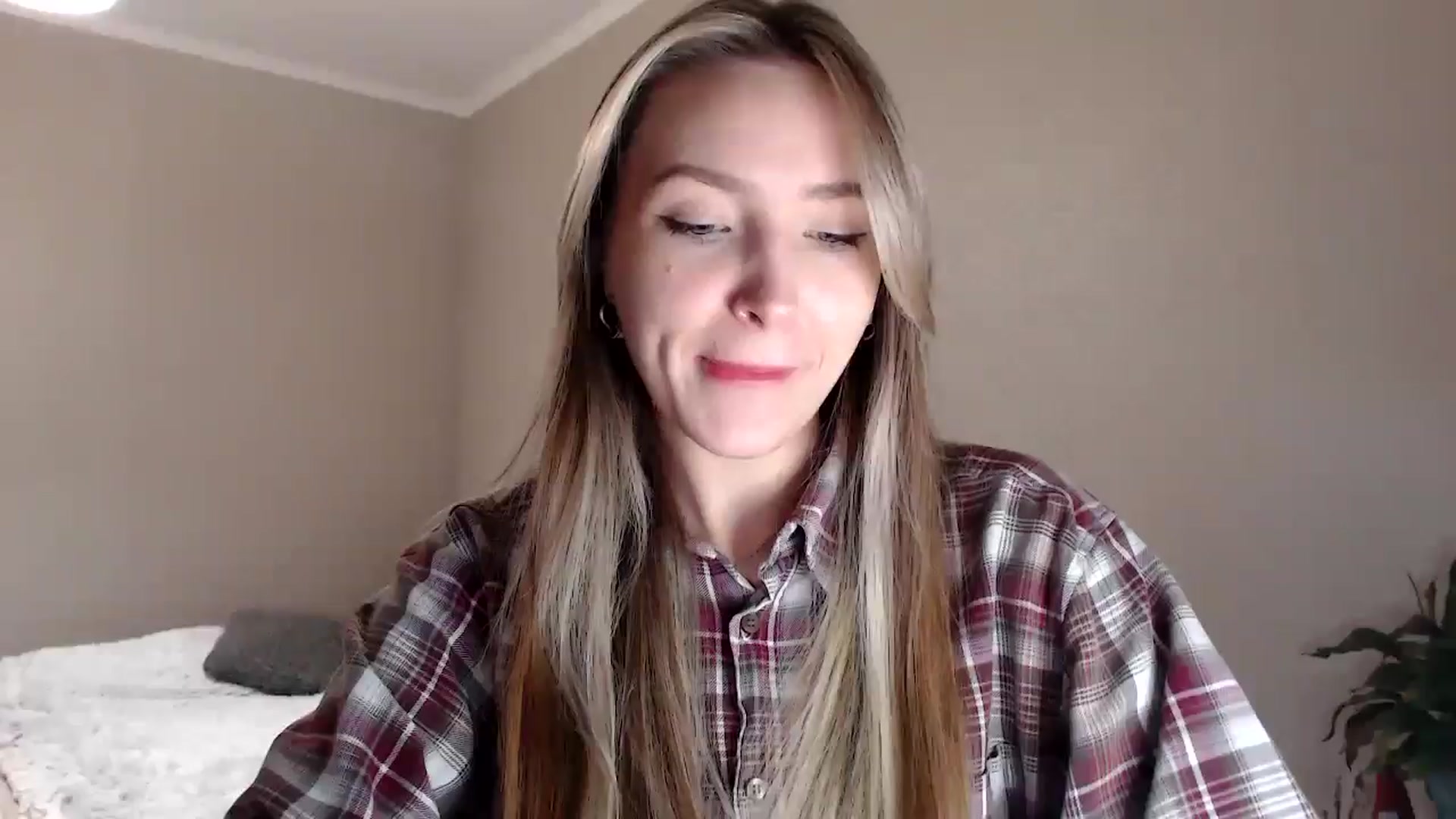 Gallery image thumbnail from My_Diana's myfreecams stream on, 04/12/2025, 16:05 image 1 of 20