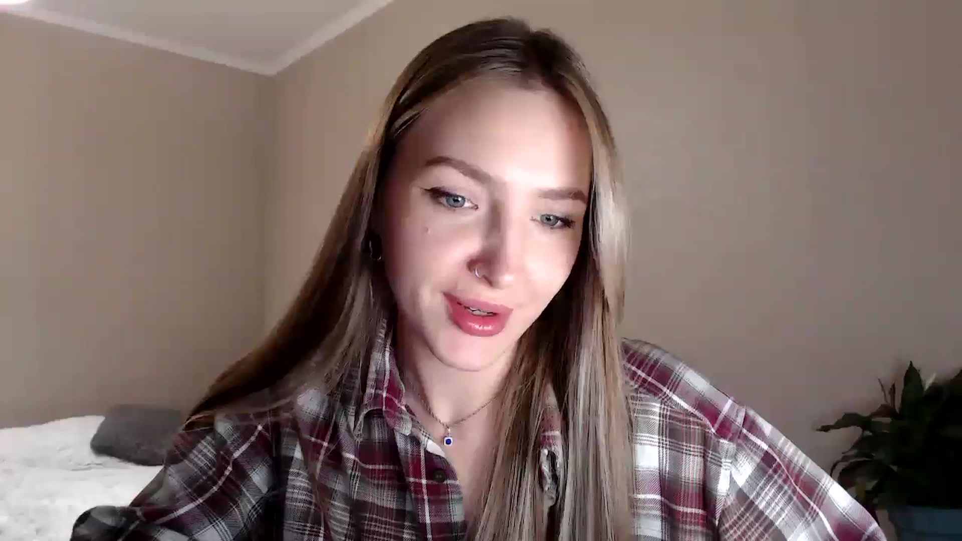 Gallery image thumbnail from My_Diana's myfreecams stream on, 04/12/2025, 16:05 image 16 of 20