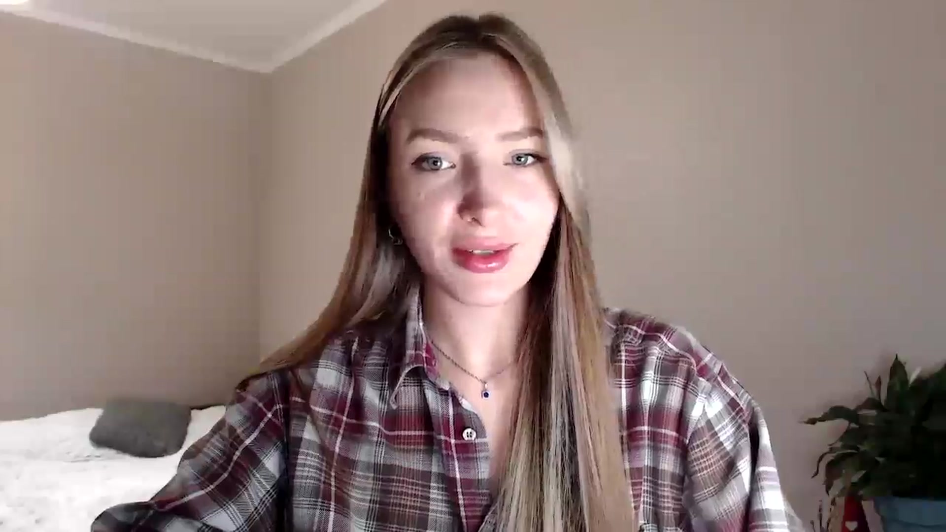 Gallery image thumbnail from My_Diana's myfreecams stream on, 04/12/2025, 16:05 image 15 of 20