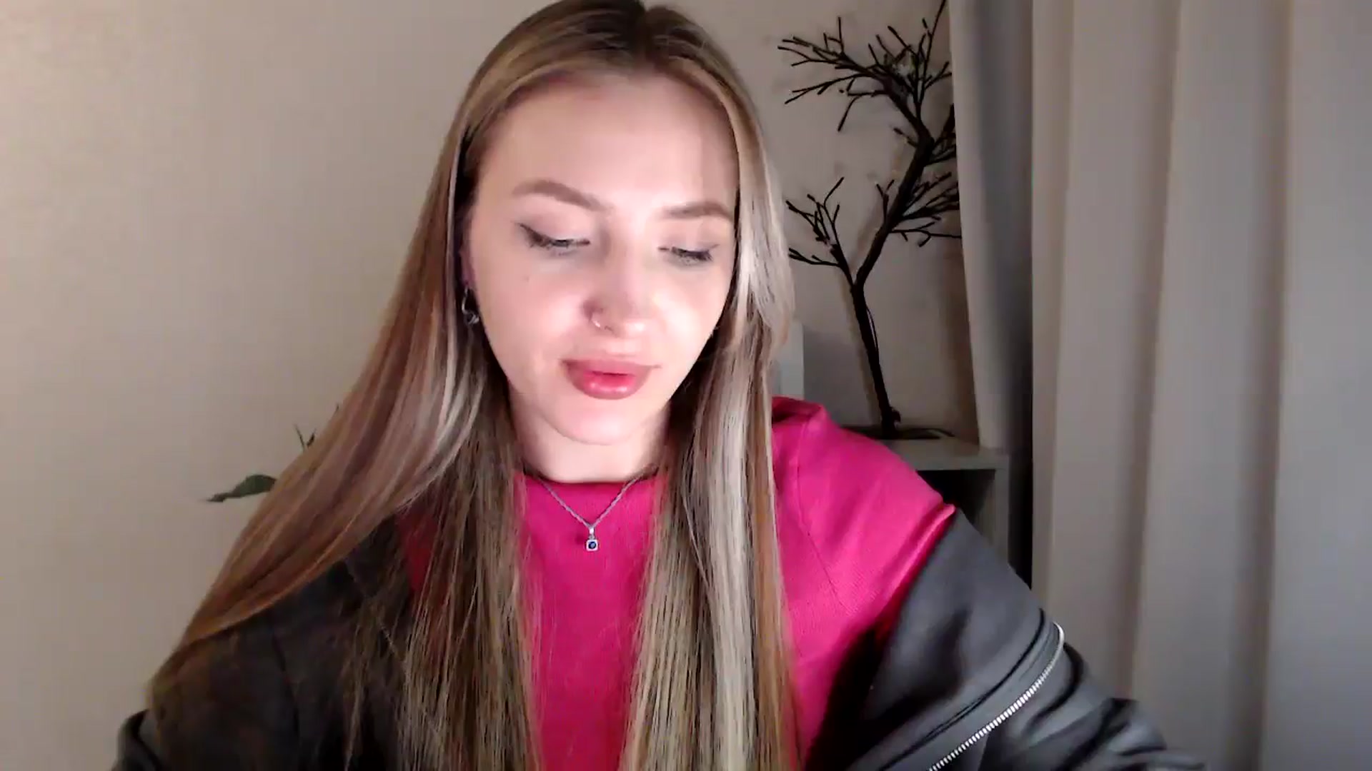 Gallery image thumbnail from My_Diana's myfreecams stream on, 04/13/2025, 21:21 image 19 of 20