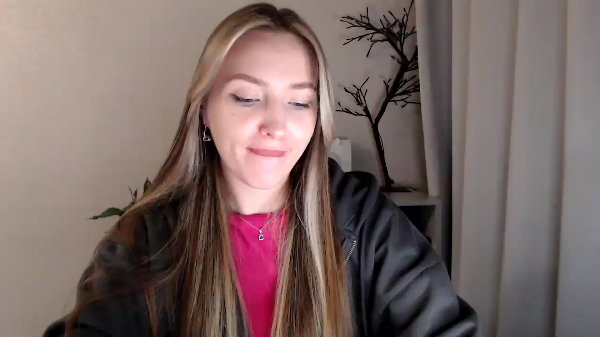 Gallery image thumbnail from My_Diana's myfreecams stream on, 04/13/2025, 21:21 image 11 of 20