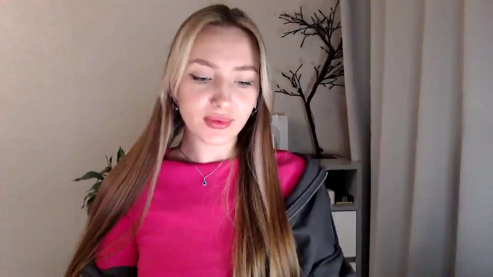 Gallery image thumbnail from My_Diana's myfreecams stream on, 04/13/2025, 21:21 image 15 of 20