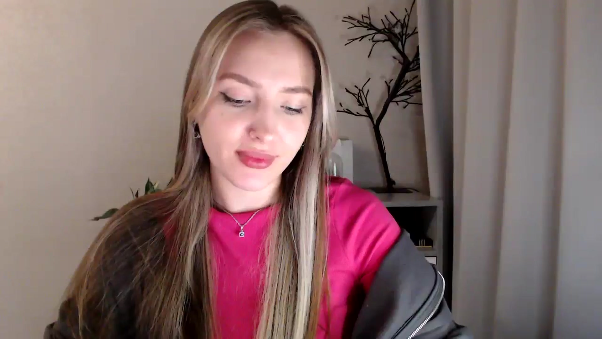 Gallery image thumbnail from My_Diana's myfreecams stream on, 04/13/2025, 21:21 image 18 of 20