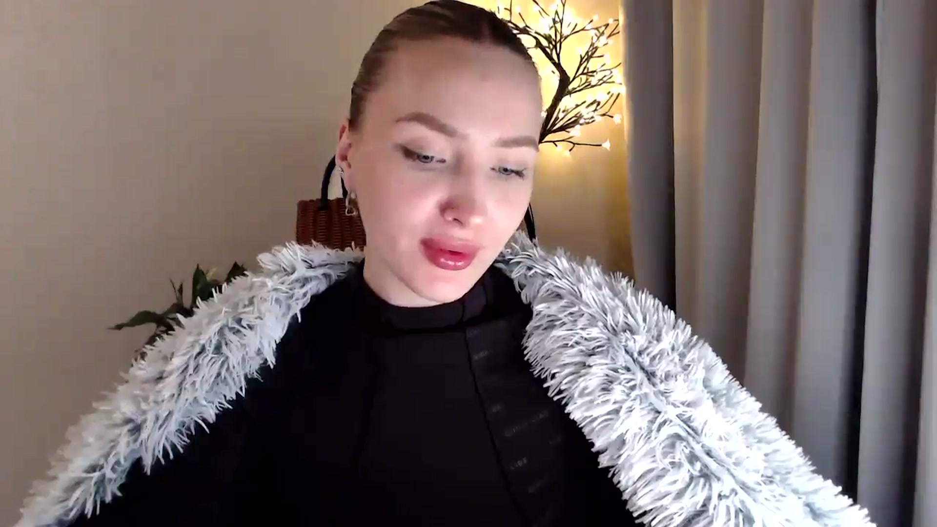 Gallery image thumbnail from My_Diana's myfreecams stream on, 04/14/2025, 21:07 image 5 of 20