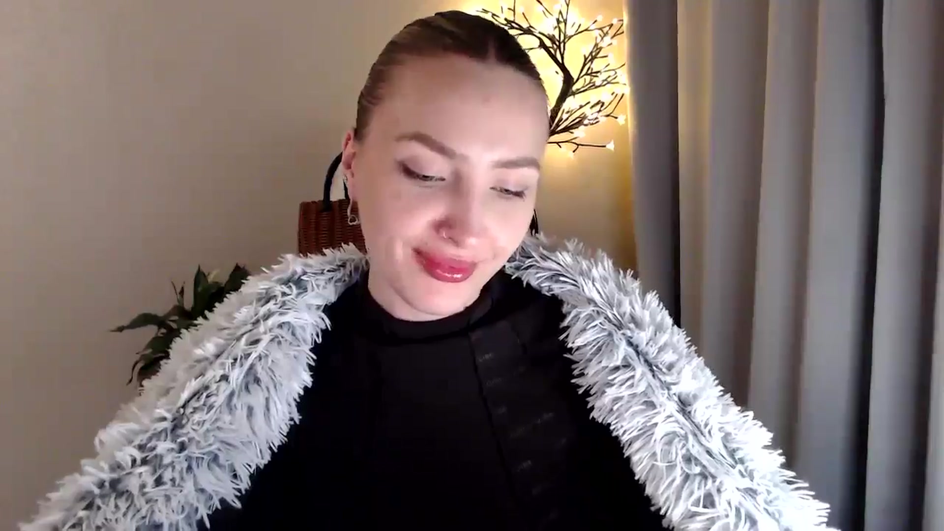 Gallery image thumbnail from My_Diana's myfreecams stream on, 04/14/2025, 21:07 image 4 of 20