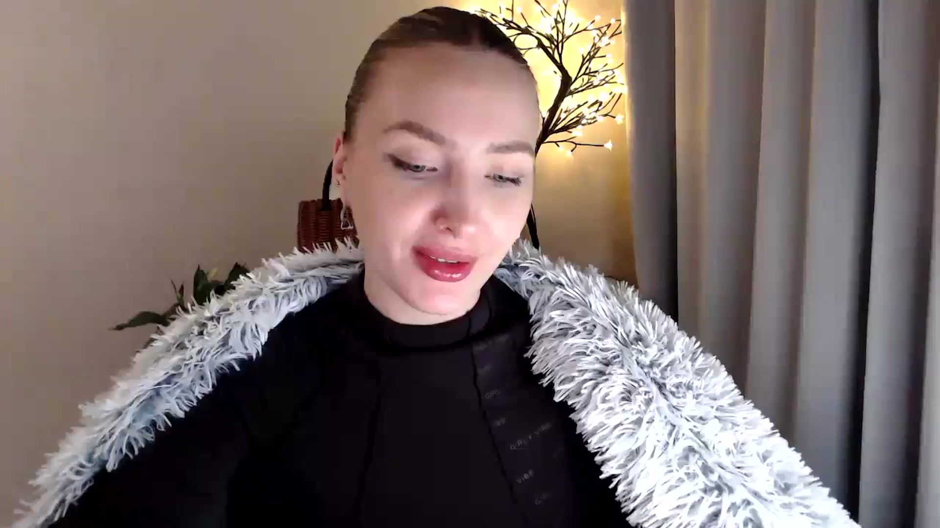 Gallery image thumbnail from My_Diana's myfreecams stream on, 04/14/2025, 21:07 image 6 of 20