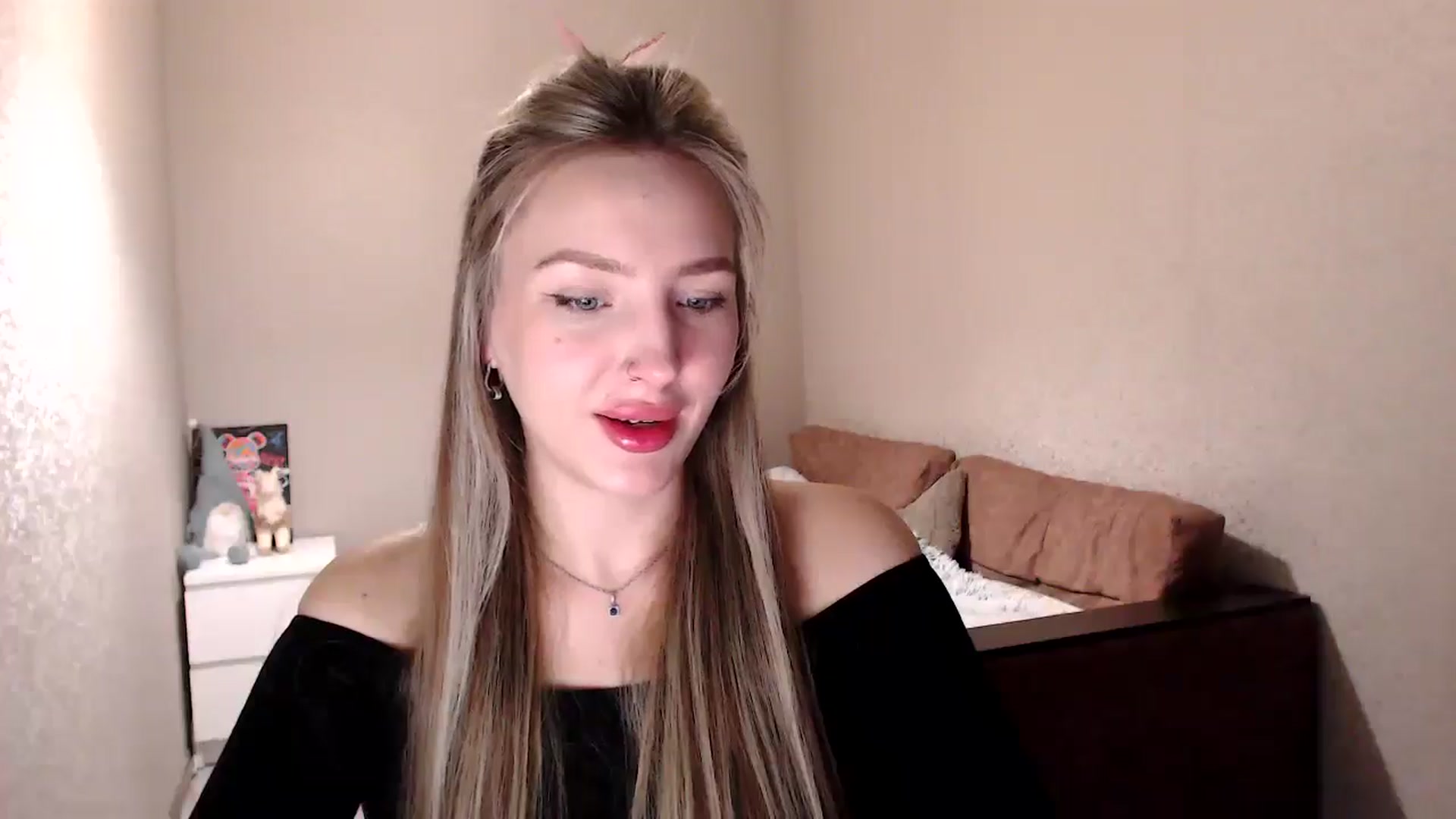 Gallery image thumbnail from My_Diana's myfreecams stream on, 04/16/2025, 16:17 image 9 of 20