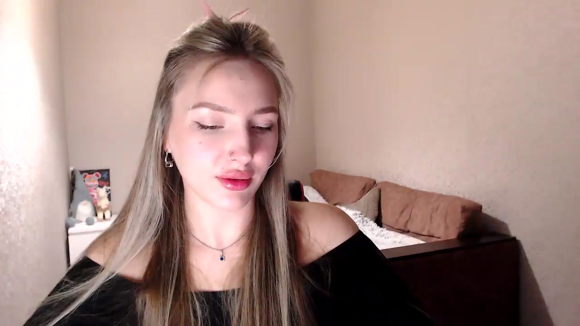 Gallery image thumbnail from My_Diana's myfreecams stream on, 04/16/2025, 16:17 image 12 of 20
