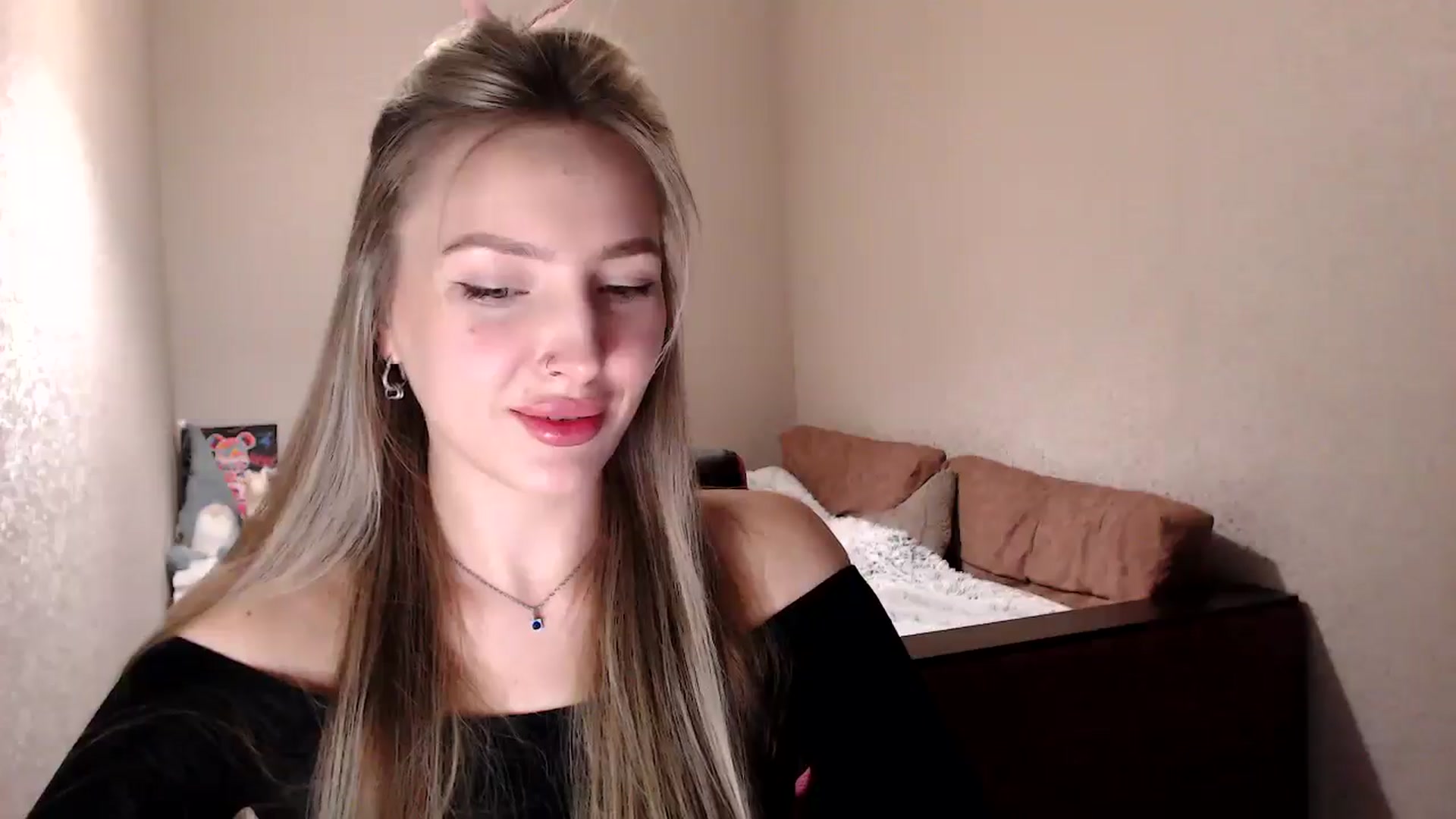 Gallery image thumbnail from My_Diana's myfreecams stream on, 04/16/2025, 16:17 image 15 of 20
