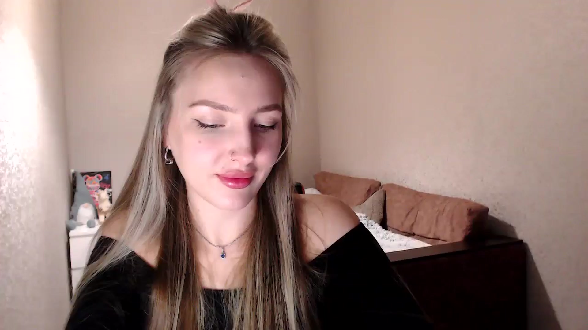 Gallery image thumbnail from My_Diana's myfreecams stream on, 04/16/2025, 16:17 image 11 of 20