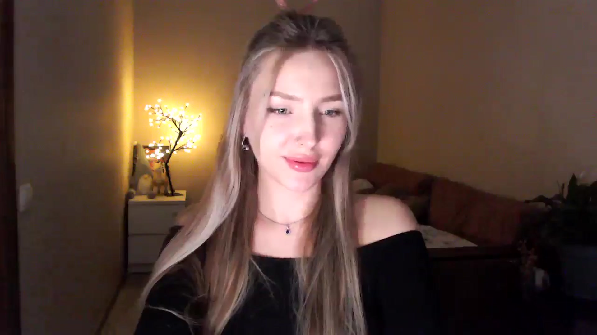 Gallery image thumbnail from My_Diana's myfreecams stream on, 04/16/2025, 21:37 image 11 of 20