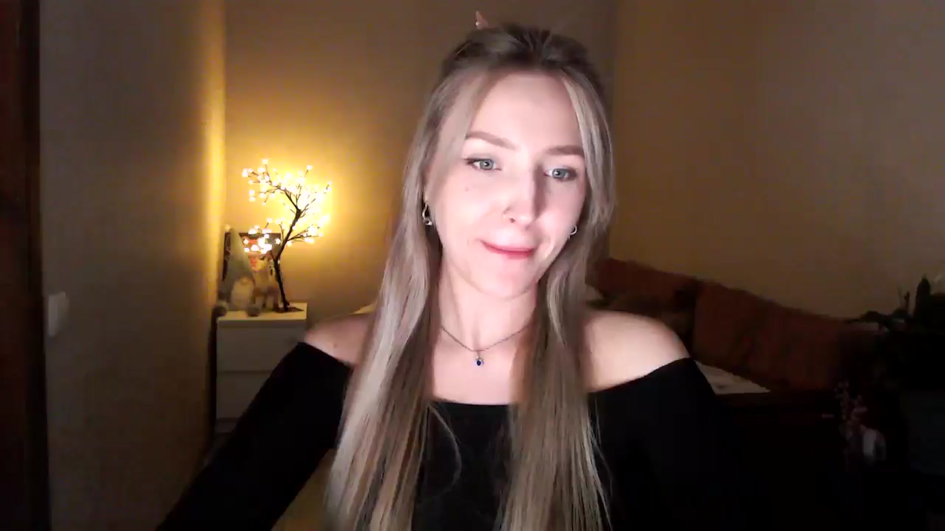 Gallery image thumbnail from My_Diana's myfreecams stream on, 04/16/2025, 21:37 image 1 of 20