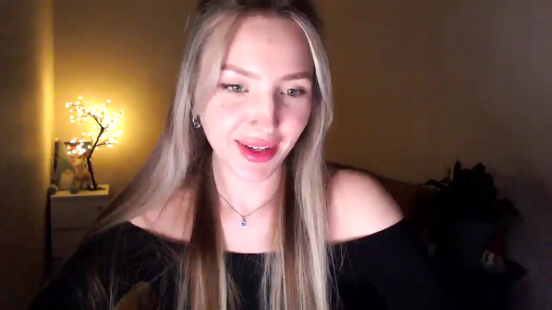 Gallery image thumbnail from My_Diana's myfreecams stream on, 04/16/2025, 22:35 image 10 of 20