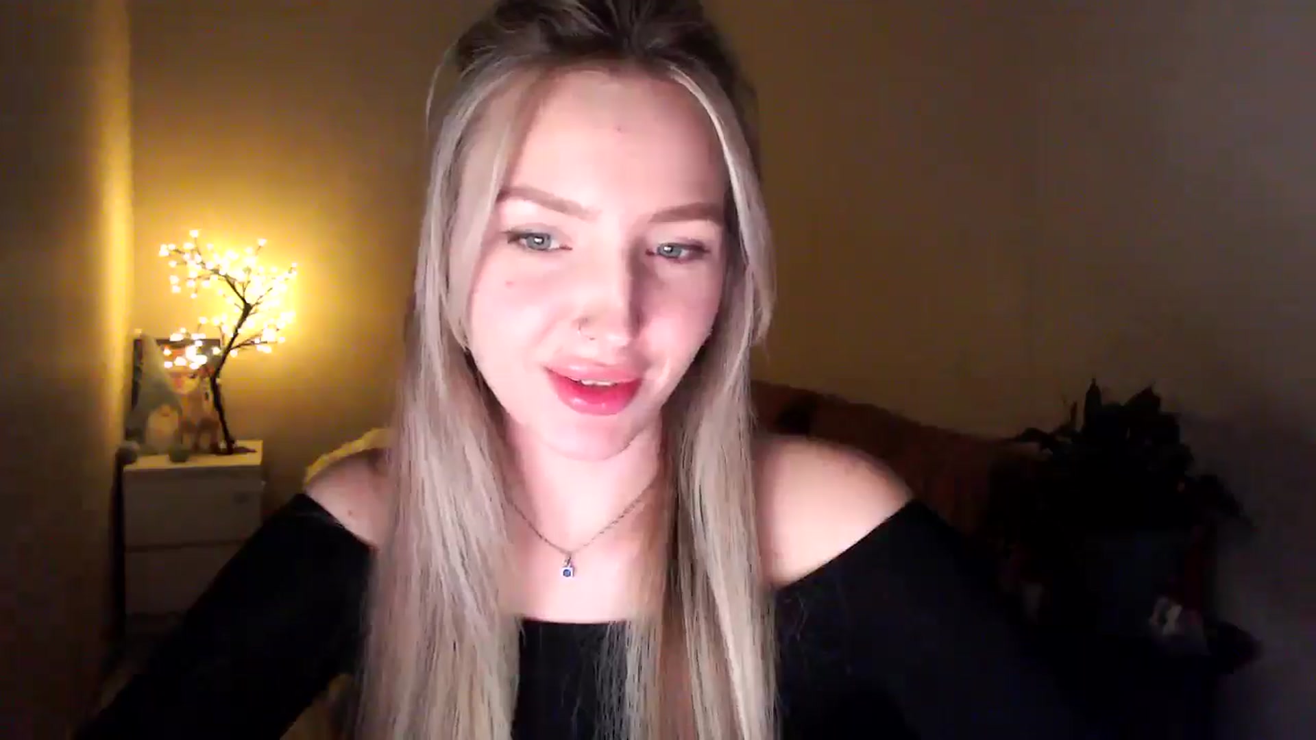 Gallery image thumbnail from My_Diana's myfreecams stream on, 04/16/2025, 22:35 image 9 of 20