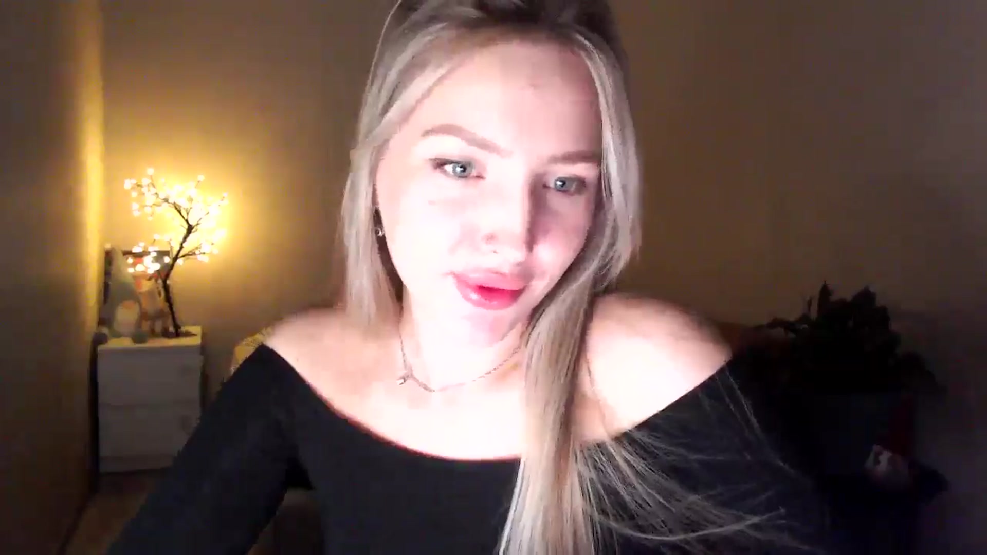 Gallery image thumbnail from My_Diana's myfreecams stream on, 04/16/2025, 22:35 image 2 of 20
