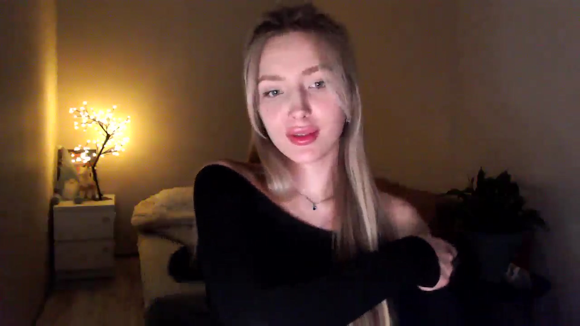 Gallery image thumbnail from My_Diana's myfreecams stream on, 04/16/2025, 22:35 image 8 of 20