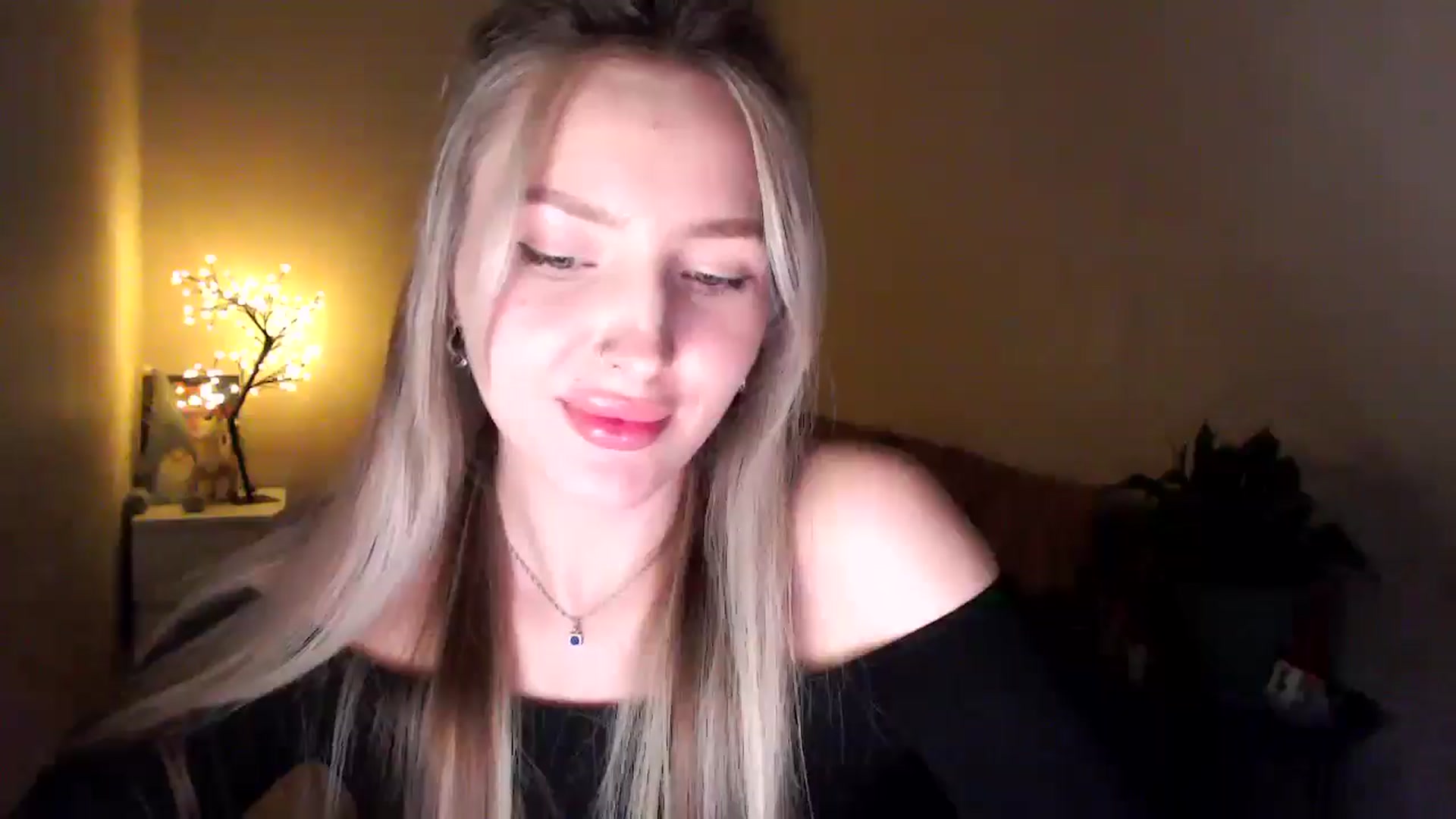 Gallery image thumbnail from My_Diana's myfreecams stream on, 04/16/2025, 22:35 image 11 of 20