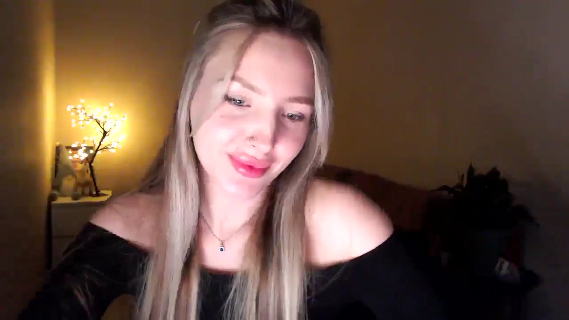 Gallery image thumbnail from My_Diana's myfreecams stream on, 04/16/2025, 22:35 image 14 of 20
