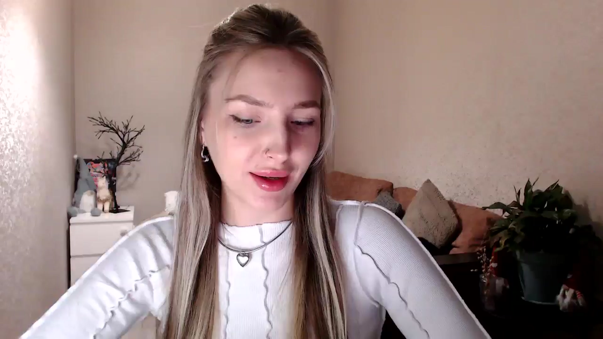 Gallery image thumbnail from My_Diana's myfreecams stream on, 04/17/2025, 14:30 image 5 of 20