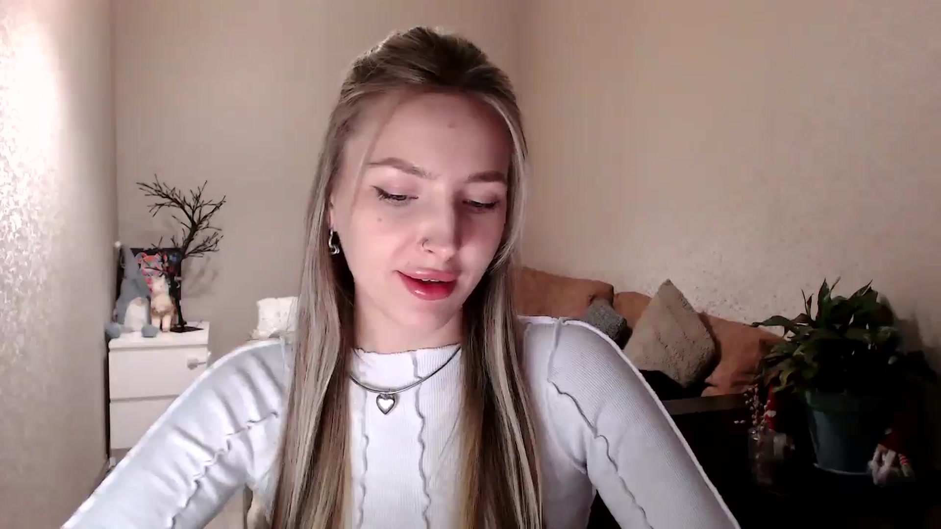Gallery image thumbnail from My_Diana's myfreecams stream on, 04/17/2025, 14:30 image 7 of 20