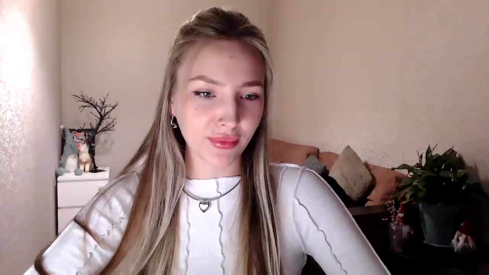 Gallery image thumbnail from My_Diana's myfreecams stream on, 04/17/2025, 14:30 image 1 of 20