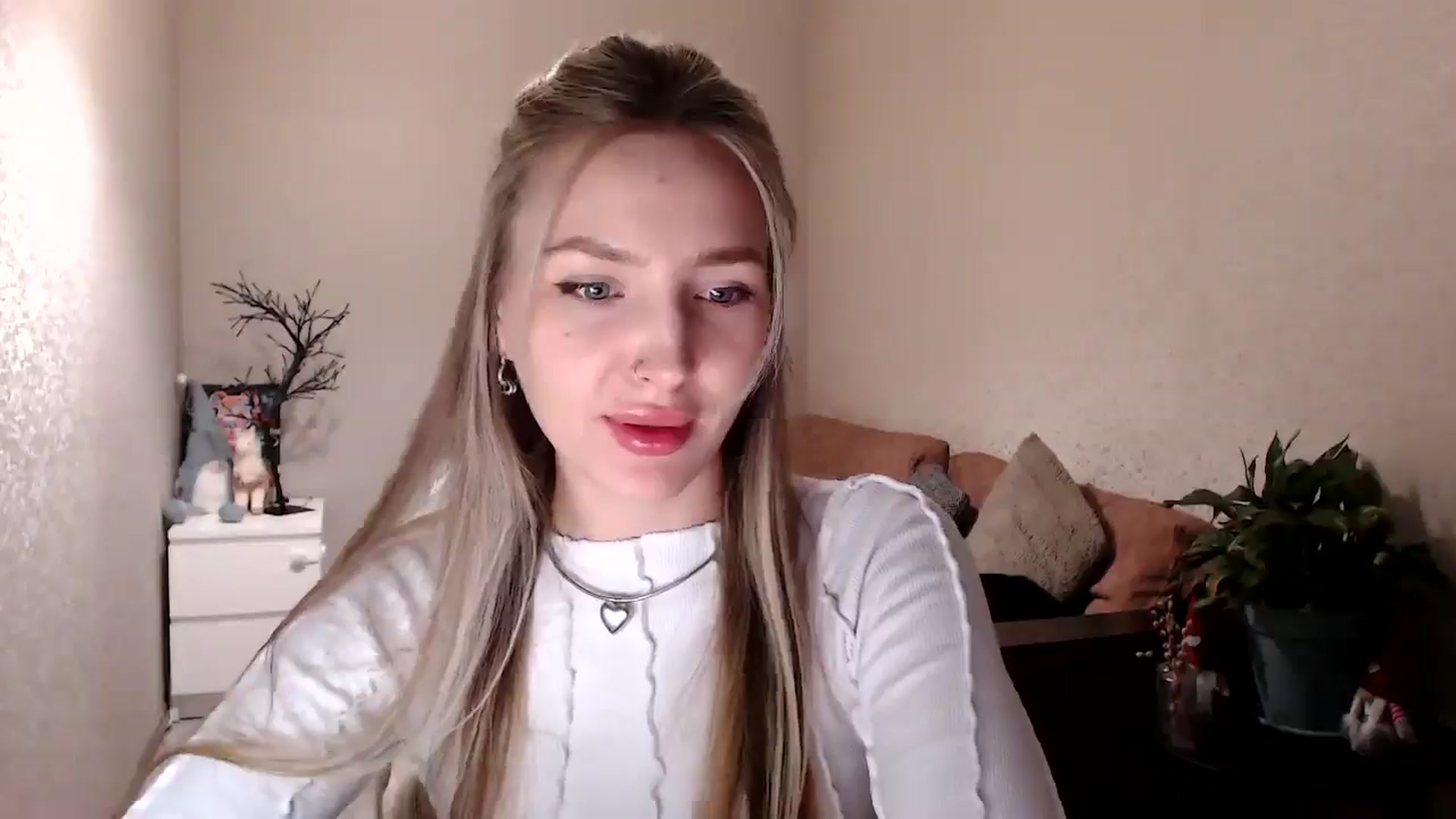 Gallery image thumbnail from My_Diana's myfreecams stream on, 04/17/2025, 14:30 image 16 of 20