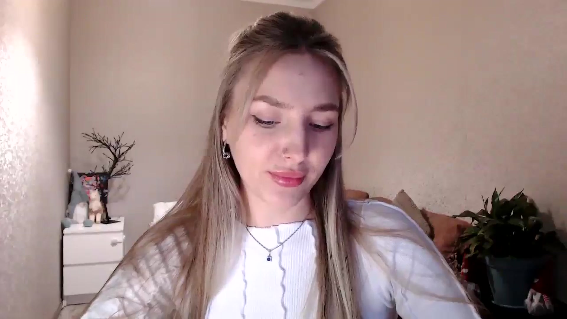 Gallery image thumbnail from My_Diana's myfreecams stream on, 04/17/2025, 14:57 image 2 of 20