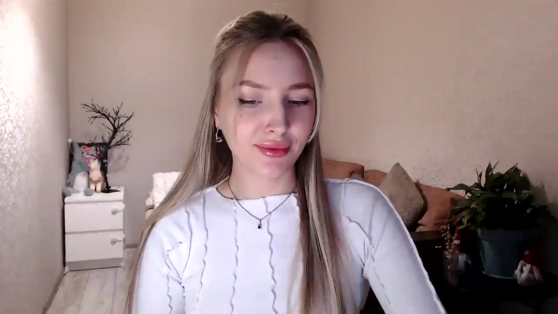 Gallery image thumbnail from My_Diana's myfreecams stream on, 04/17/2025, 14:57 image 19 of 20