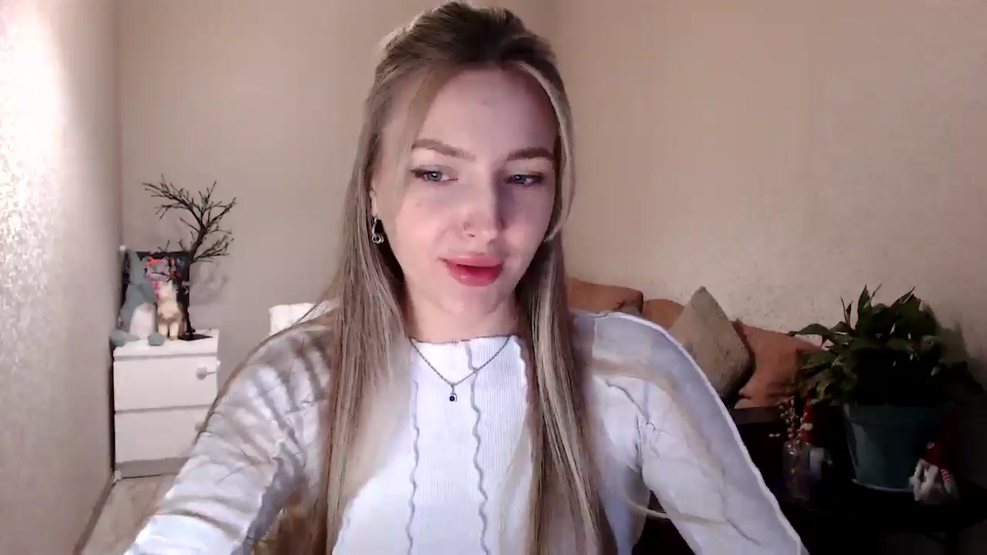 Gallery image thumbnail from My_Diana's myfreecams stream on, 04/17/2025, 14:57 image 6 of 20