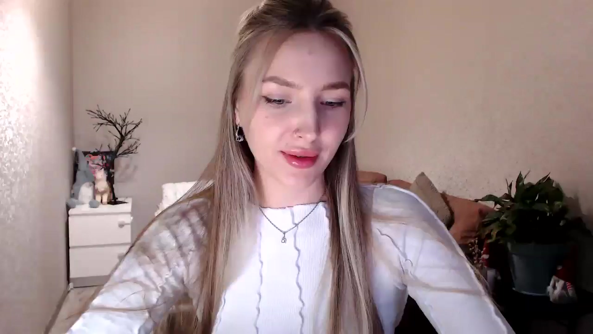 Gallery image thumbnail from My_Diana's myfreecams stream on, 04/17/2025, 14:57 image 3 of 20