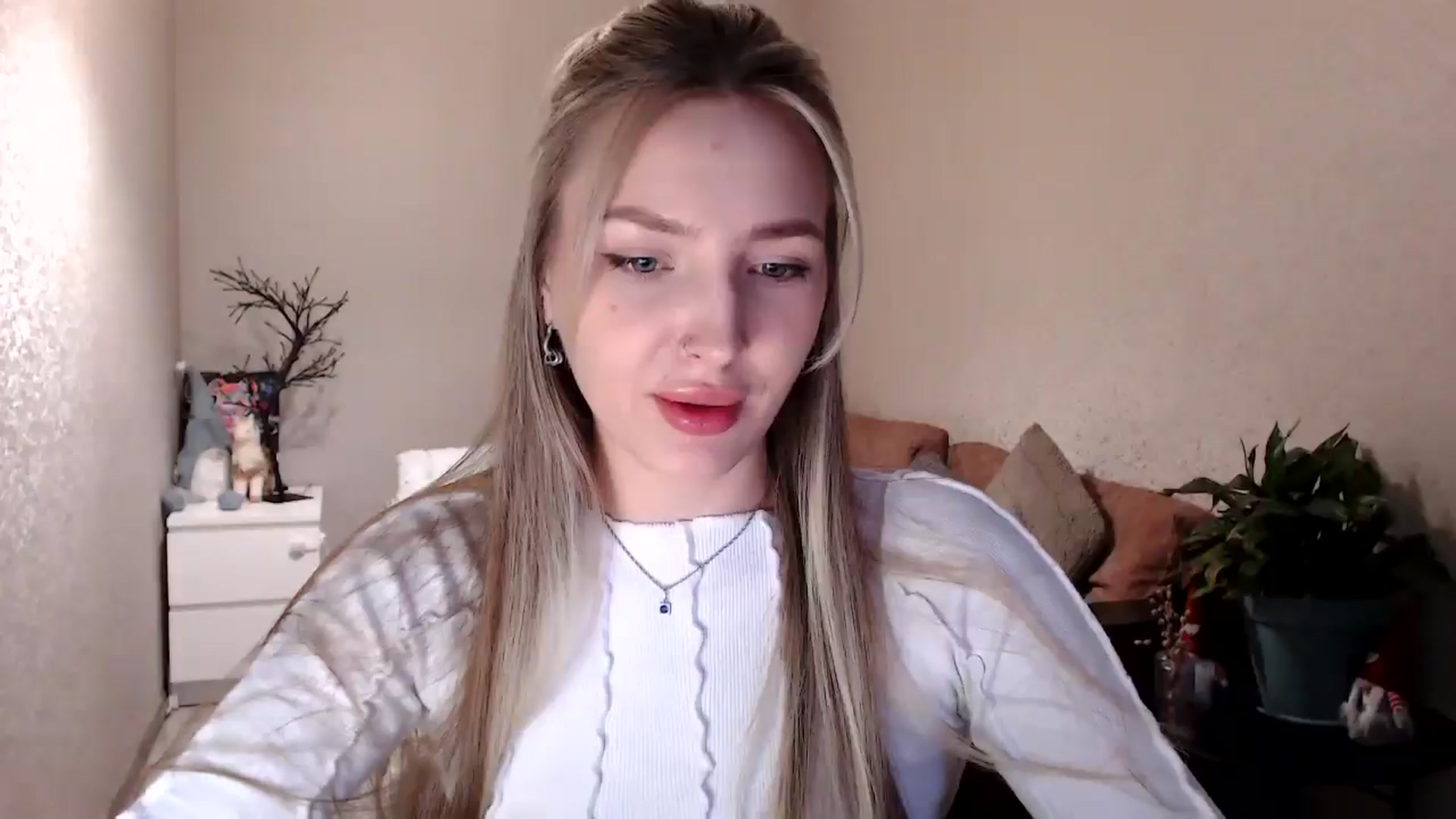 Gallery image thumbnail from My_Diana's myfreecams stream on, 04/17/2025, 14:57 image 5 of 20