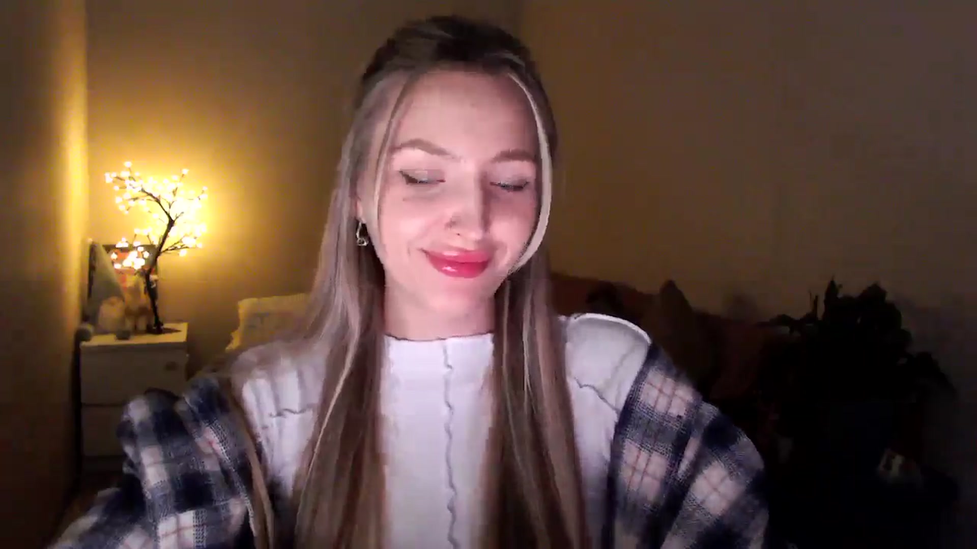 Gallery image thumbnail from My_Diana's myfreecams stream on, 04/17/2025, 21:23 image 8 of 20