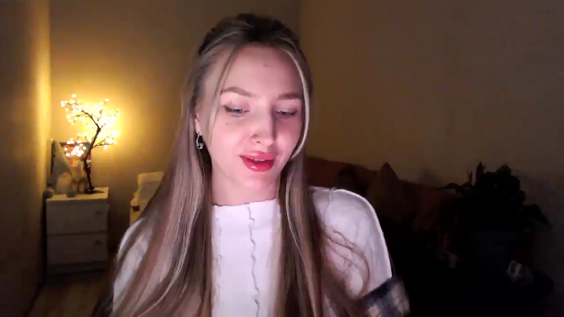 Gallery image thumbnail from My_Diana's myfreecams stream on, 04/17/2025, 21:23 image 18 of 20