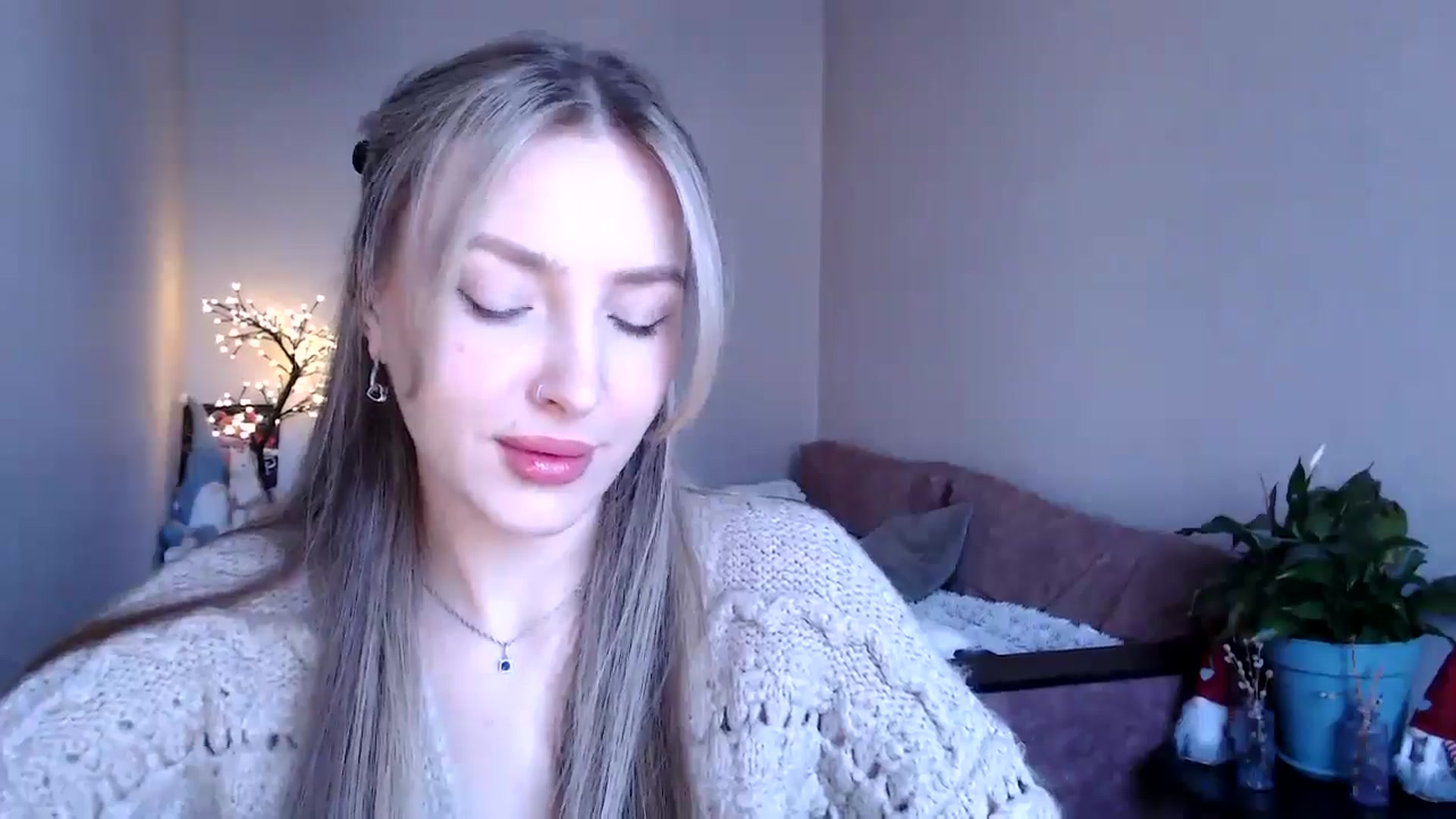 Gallery image thumbnail from My_Diana's myfreecams stream on, 04/18/2025, 14:52 image 11 of 20